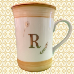 Caneca porcelana inicial em ouro e aquarela na internet