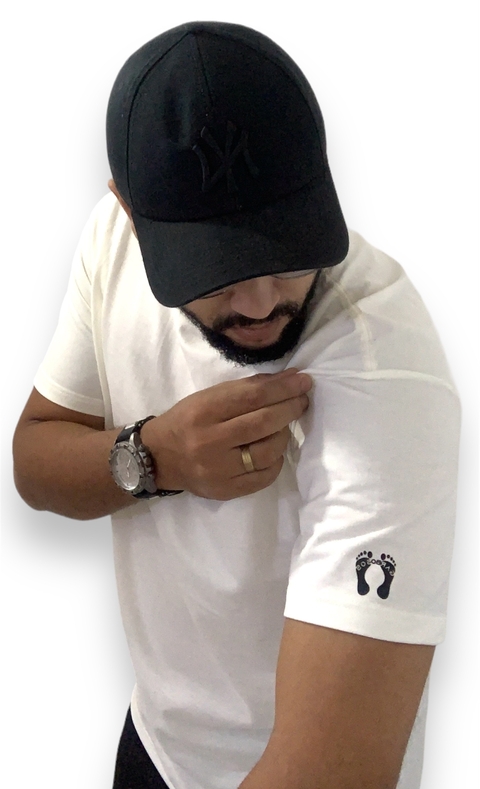 CAMISETA BASICA MALHA PERUANA off-white - comprar online