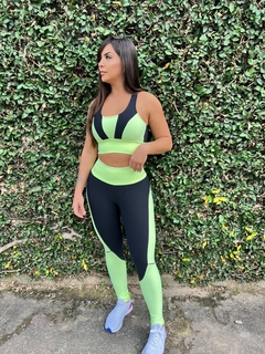 Conjunto suplex preto e verde