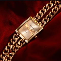 Imagem do Relógio Feminino Quadrado Corrente Rosé: Elegância e Estilo para Seus Pulsos