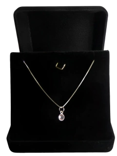 Elegante e Delicado: Colar Ponto de Luz Rosa em Prata 925 - DARELIS - Sua loja virtual de joias e acessórios em prata 925