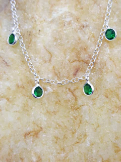 Design Clássico de Pulseira com Zircônia