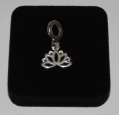 Berloque Flor de Lótus: Símbolo de Iluminação e Pureza - Prata 925