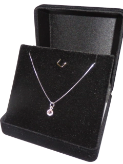 Imagem do Elegante e Delicado: Colar Ponto de Luz Rosa em Prata 925