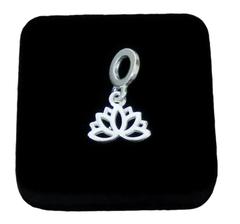 Berloque Flor de Lótus: Símbolo de Iluminação e Pureza - Prata 925
