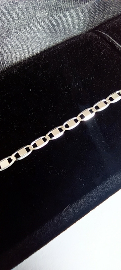 Elegância Essencial: Pulseira Piastrine em Prata 925