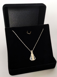 COLAR DE NOSSA SENHORA COM ZIRCÔNIA - FÉ E ELEGÂNCIA EM CADA DETALHE na internet