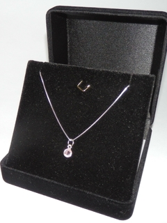 Elegante e Delicado: Colar Ponto de Luz Rosa em Prata 925 - comprar online