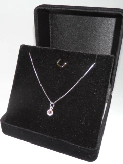 Elegante e Delicado: Colar Ponto de Luz Rosa em Prata 925 - comprar online