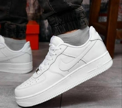 Tênis AF1 na internet