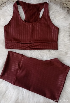 Conjunto 3D Shorts e Top Academia na internet