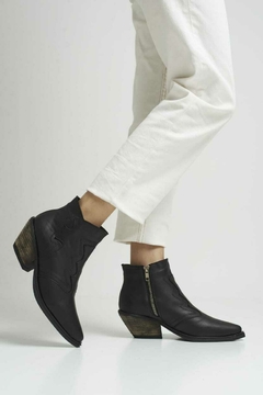 Bota Pia Vitelli Cassia Negro en internet