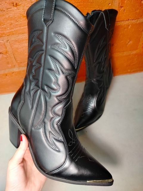 Bota Western Feminina Vizzano Costura Bico Fino