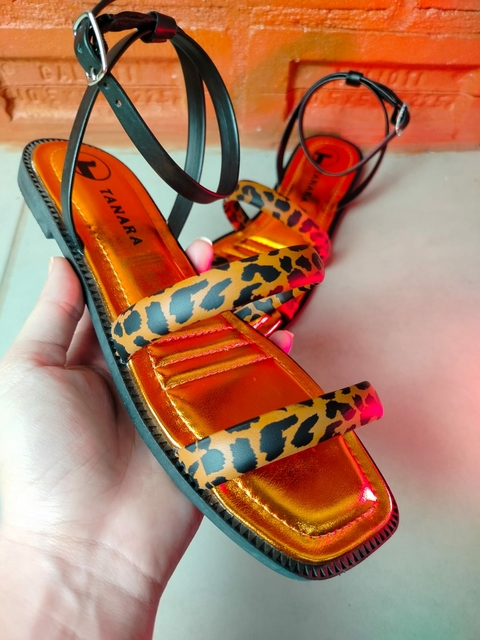 Sandália Rasteira Animal Print Tanara