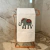 Toalla de baño bordada con elefante