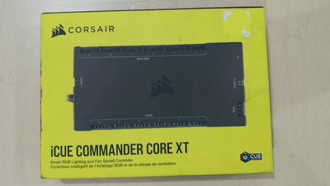 Controlador inteligente de iluminación RGB y velocidad del ventilador Corsair
