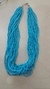 Collar colgante de perlas pequeñas azules y gancho