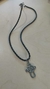 Collar unisex con colgante de cruz eterna