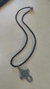Collar unisex con colgante de cruz eterna en internet