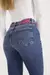 CALÇA JEANS FLARE MÉDIA COM CORDÃO COLORIDO | DZ20703 - Nathê | By Nathália