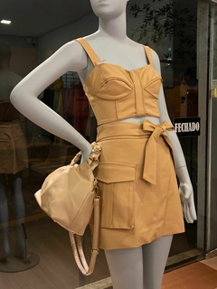Conjunto Top e Saia Estrutuado na internet