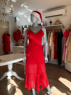 Vestido com babados acetinado