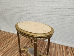 Mesa de sala francesa