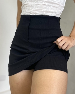 SHORTS SAIA CANELADO na internet