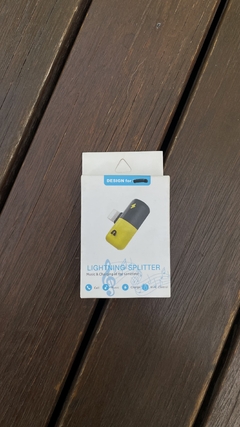 Adaptador Splitter (para cargar el celular y escuchar música)