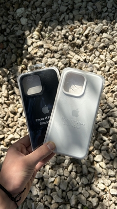 Silicone Case iPhone 15 Pro Max en internet