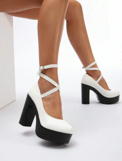 Tacones con pulsera y tacón grueso - comprar en línea