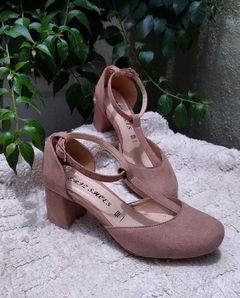 Zapatilla de tacón bajo grueso