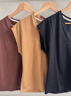 Blusa Betina Caramelo na internet