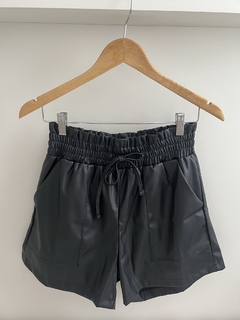 Imagem do Short de Couro Preto