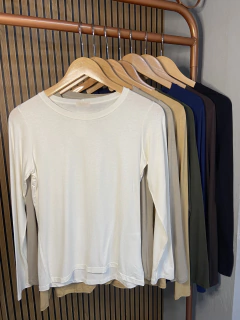 Blusa básica em viscolycra