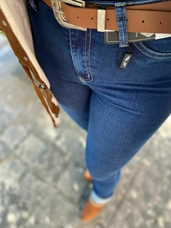 Calça formosa reta
