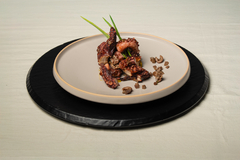 PULPO ASADO CON OLIVA, PIMENTÓN ESPAÑOL Y BRUNOISE DE ACEITUNAS NEGRAS - tienda online