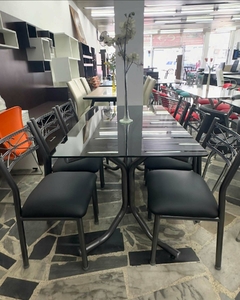 5516 MESA VITREA 10MM FUME CON BASE ROMY Y SILLA DELFINA