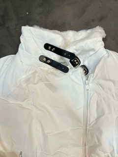 CAMPERA IMPERMIABLE CON PIEL - LOLE INDUMENTARIA
