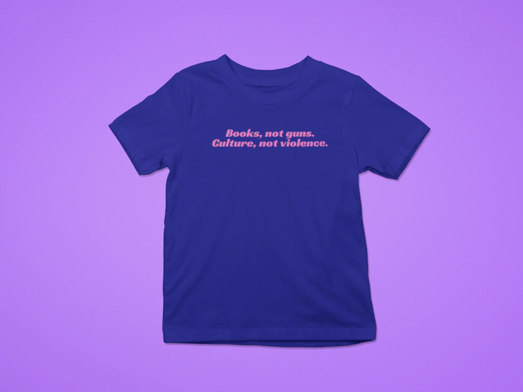 Camiseta Books, not guns.