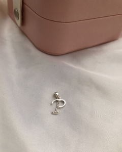 Dije inicial P