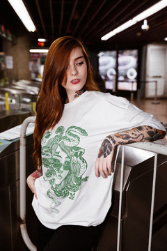 Camiseta Medusa- Edição Street Mythology na internet