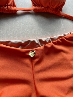 Biquíni hot pant cortininha laranja na internet