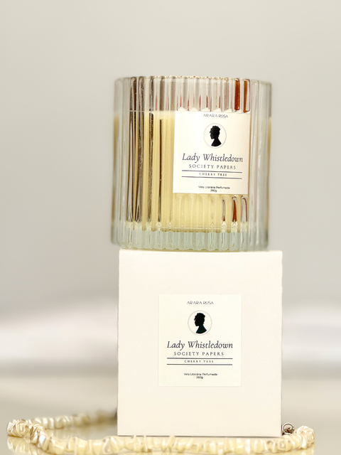 Vela Literária - Lady Whistledown - Bridgerton - 260g