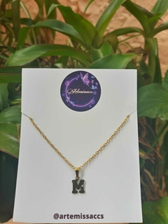 Inicial M (Acero Dorado)