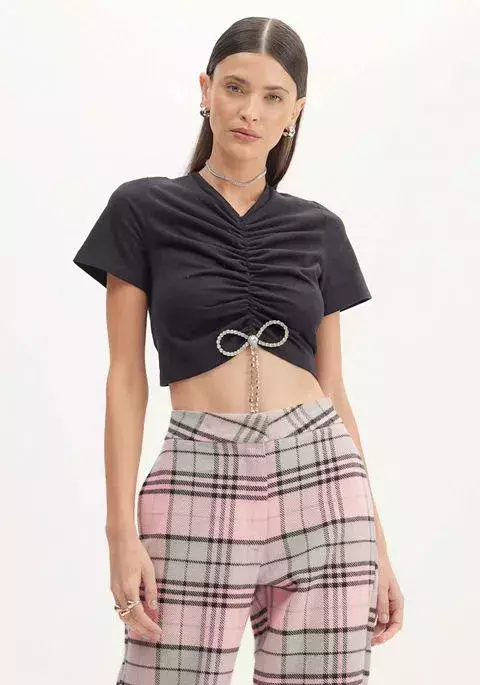 T-SHIRT CROPPED COM FRANZIDO - LANÇA PERFUME