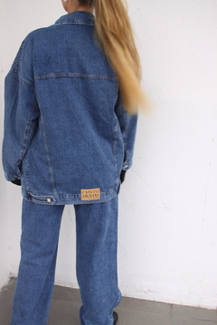 CAMPERA FLOR OSCURO - comprar online