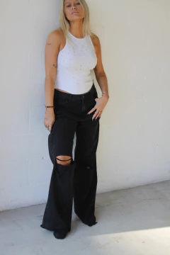 JEAN DELFI NEGRO CON ROTURAS - Cemento Buenos Aires