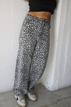 JEAN PRINT GRIS MANCHAS