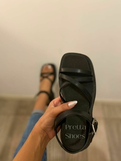 Sandalias de tiras cruzadas